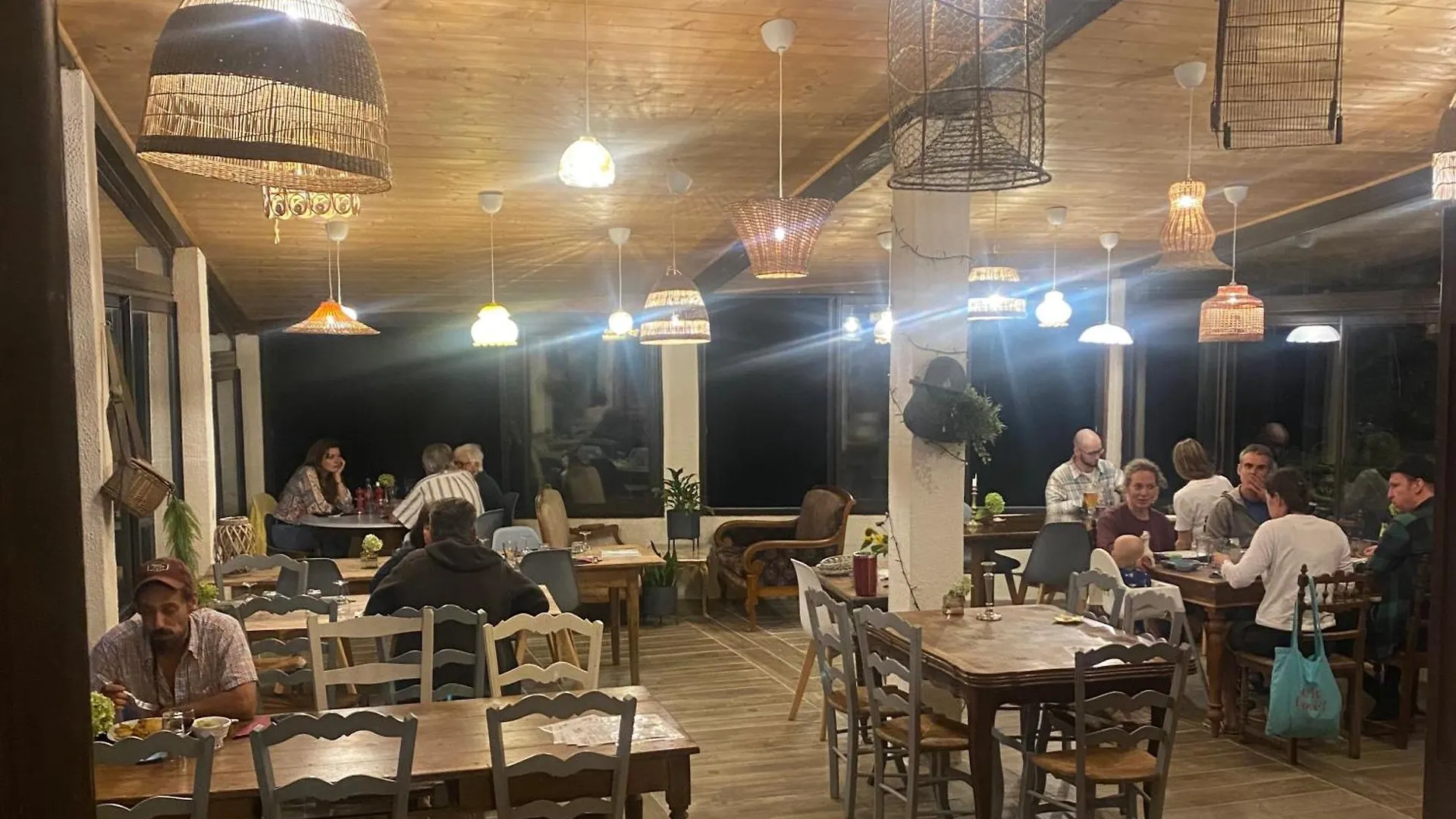Сasa de vacaciones Gites Libellule At Auberge De L'Arac, Bar, Restaurant Aleu