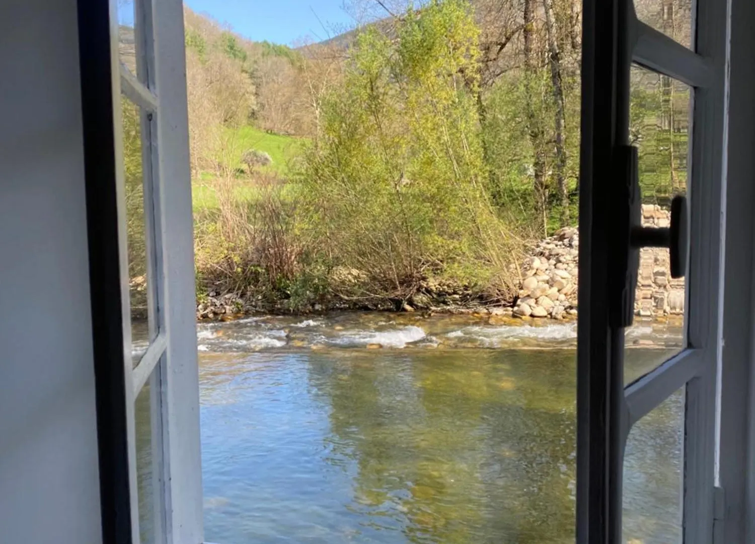 Gites Libellule At Auberge De L'Arac, Bar, Restaurant Aleu 0*,